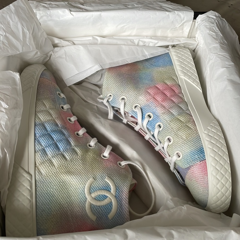 Chanel white pink multi color high top quilted sneakers trainers flats sz 38 - Picture 10 of 11